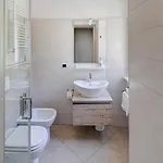 Quiet Boutique In Le Bicocche Di Joyce * Trieste