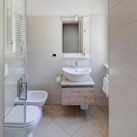 Quiet Boutique Garage Nearby - Le Bicocche Di Joyce - * טריאסטה