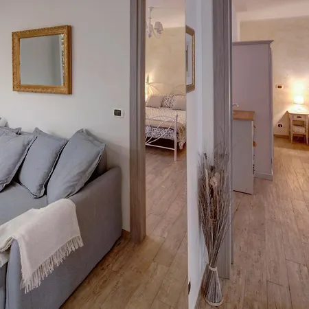 Quiet Boutique Apartament In Central - Le Bicocche Di Joyce -