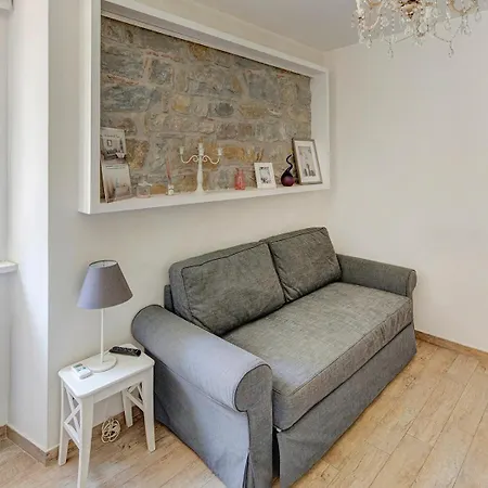 Quiet Boutique Garage Nearby - Le Bicocche Di Joyce - דירה טריאסטה