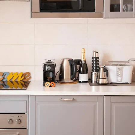 Quiet Boutique Garage Nearby - Le Bicocche Di Joyce - * טריאסטה